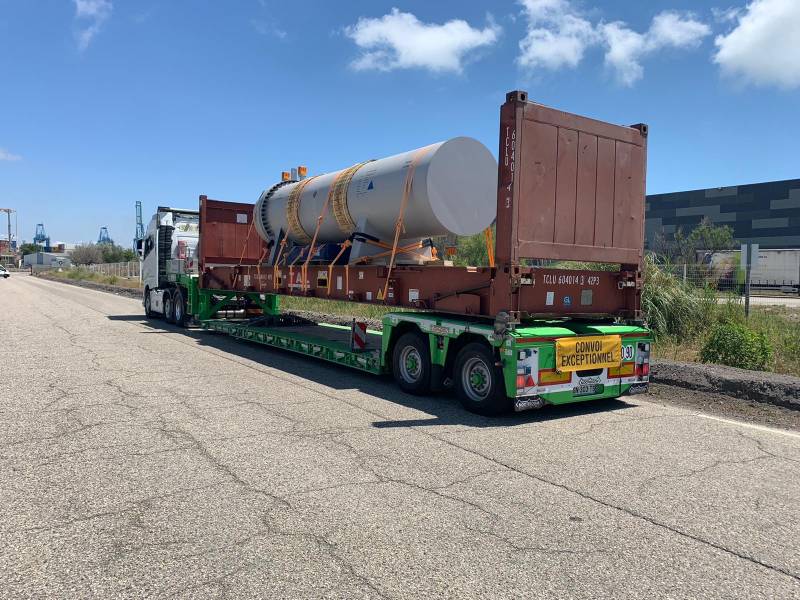 Transporter un conteneur maritime flat 40 pieds en extra basse au départ du port de Fos sur Mer dans les Bouches du Rhône